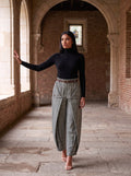 Pantalón barril príncipe de Gales gris